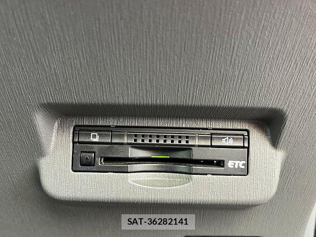 Toyota PRIUS ALPHA 2013-01 6752948-15