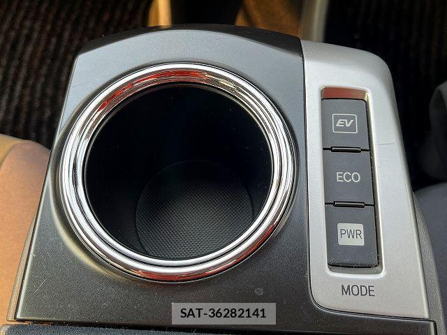 Toyota PRIUS ALPHA 2013-01 6752948-17