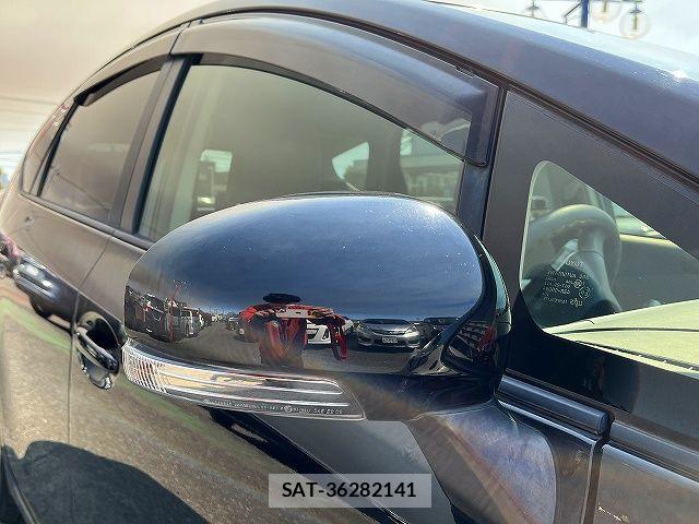 Toyota PRIUS ALPHA 2013-01 6752948-24