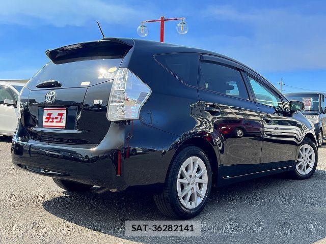 Toyota PRIUS ALPHA 2013-01 6752948-2