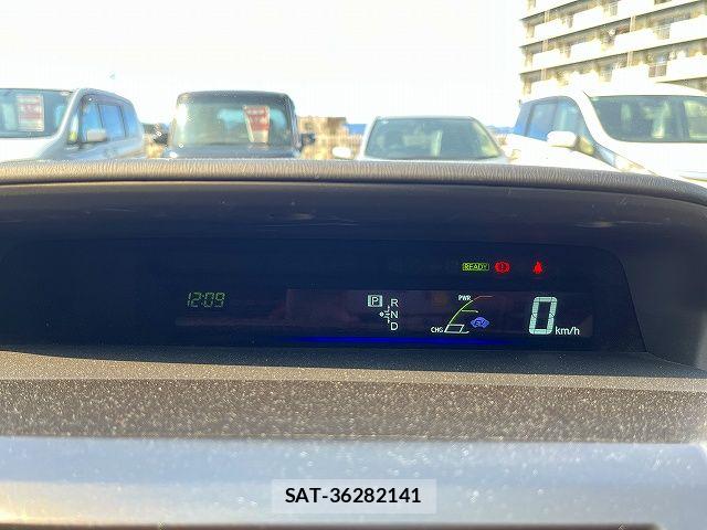 Toyota PRIUS ALPHA 2013-01 6752948-7