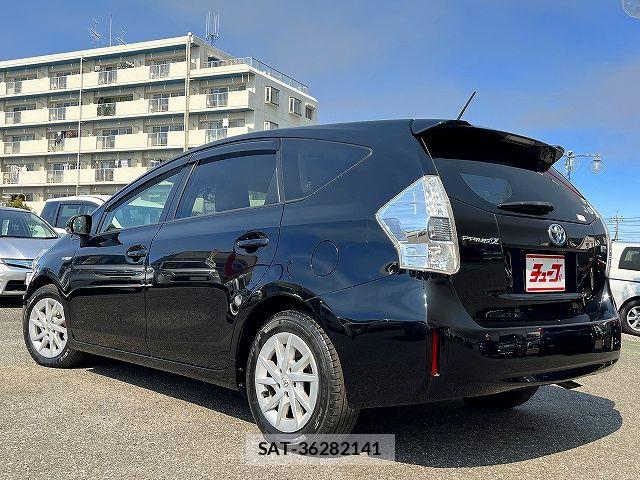 Toyota PRIUS ALPHA 2013-01 6752948-8