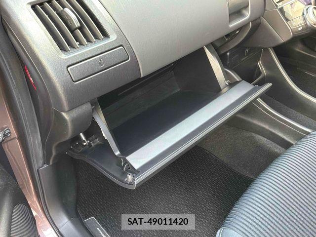 Toyota PRIUS ALPHA 2015-02 6816688-15