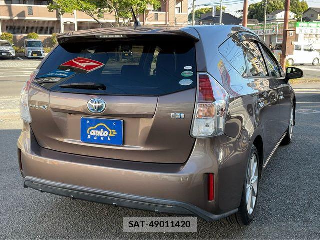 Toyota PRIUS ALPHA 2015-02 6816688-2