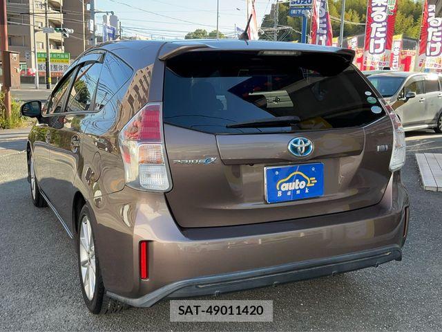 Toyota PRIUS ALPHA 2015-02 6816688-3