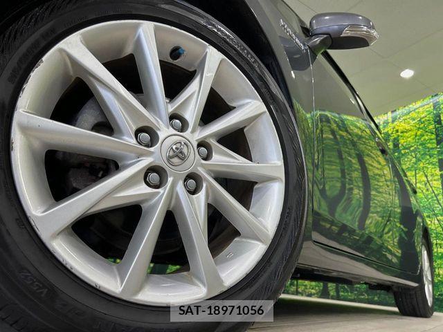 Toyota PRIUS ALPHA 2011-09 6816695-12