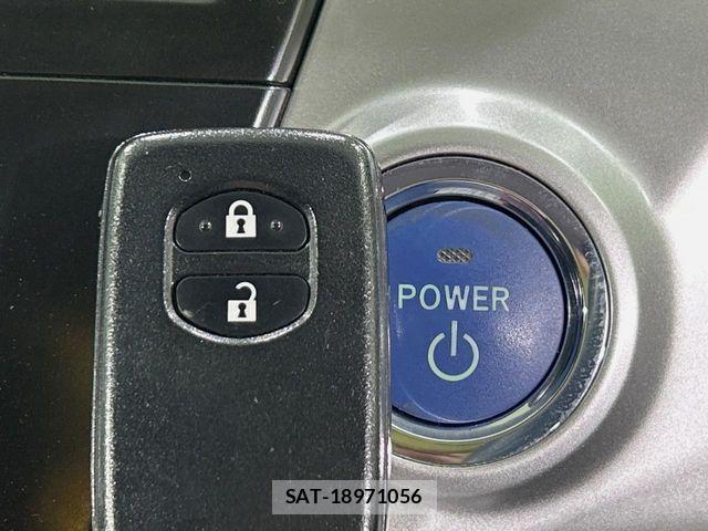Toyota PRIUS ALPHA 2011-09 6816695-4