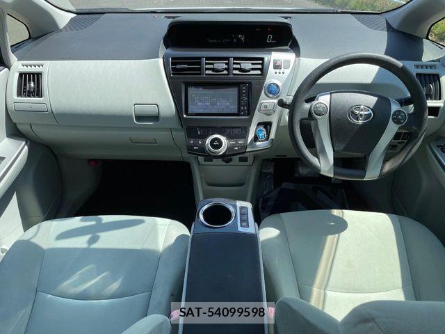 Toyota PRIUS ALPHA 2012-03 6816692-1