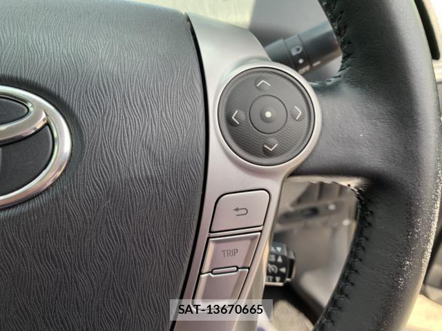 Toyota PRIUS ALPHA 2014-11 6816691-14