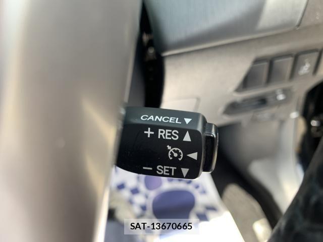 Toyota PRIUS ALPHA 2014-11 6816691-15