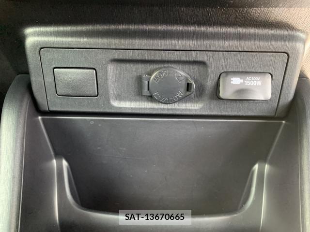 Toyota PRIUS ALPHA 2014-11 6816691-23