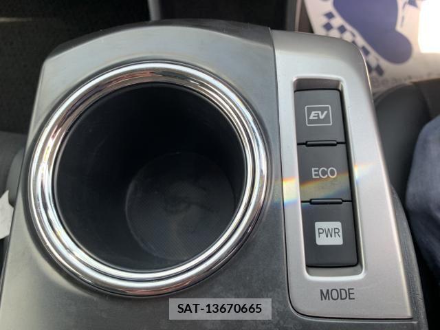 Toyota PRIUS ALPHA 2014-11 6816691-24