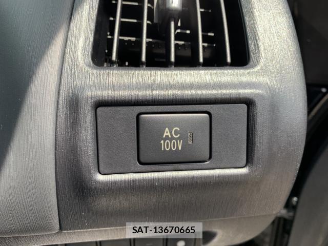 Toyota PRIUS ALPHA 2014-11 6816691-25