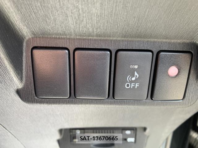 Toyota PRIUS ALPHA 2014-11 6816691-26