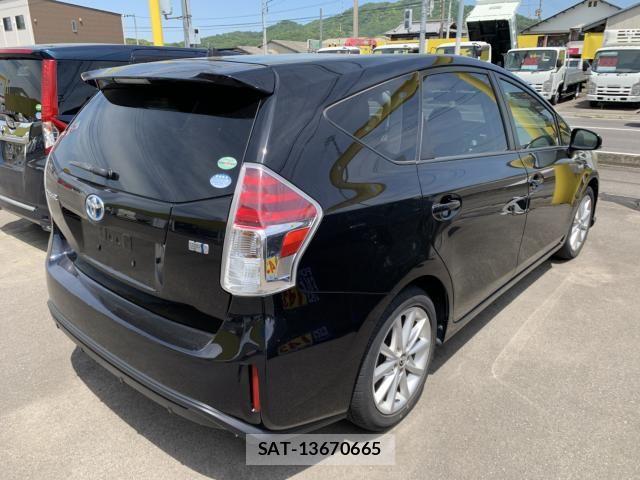 Toyota PRIUS ALPHA 2014-11 6816691-3