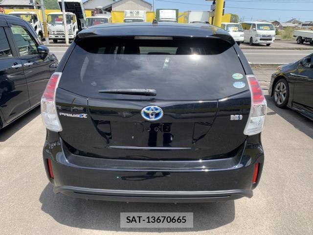 Toyota PRIUS ALPHA 2014-11 6816691-4