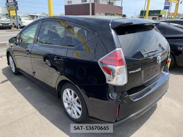 Toyota PRIUS ALPHA 2014-11 6816691-5