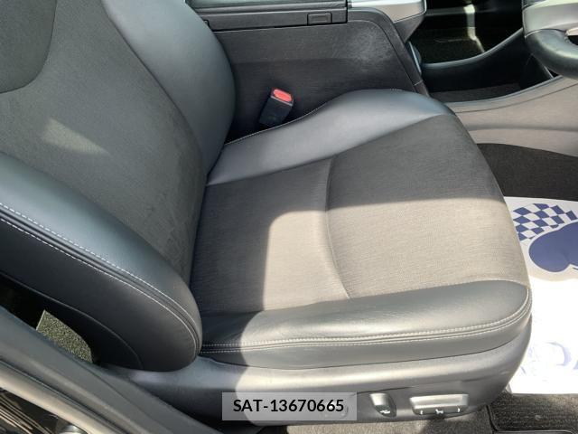 Toyota PRIUS ALPHA 2014-11 6816691-7