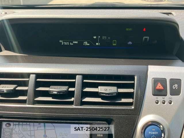 Toyota PRIUS ALPHA 2011-08 6816690-12