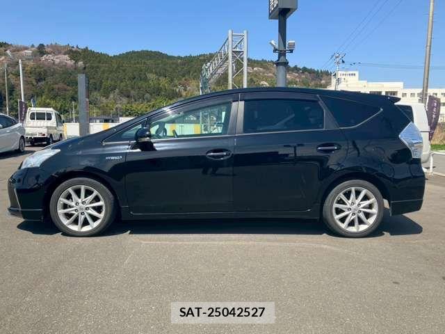 Toyota PRIUS ALPHA 2011-08 6816690-17