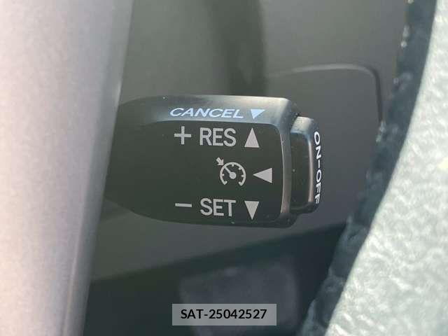 Toyota PRIUS ALPHA 2011-08 6816690-2
