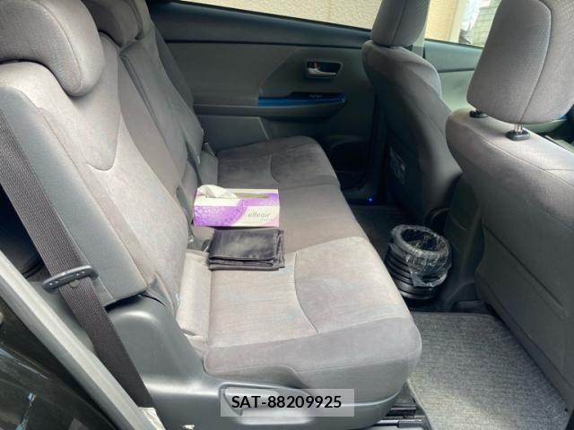 Toyota PRIUS ALPHA 2011-09 6911556-13