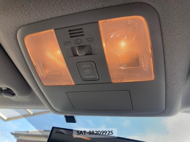Toyota PRIUS ALPHA 2011-09 6911556-18