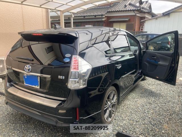 Toyota PRIUS ALPHA 2011-09 6911556-3
