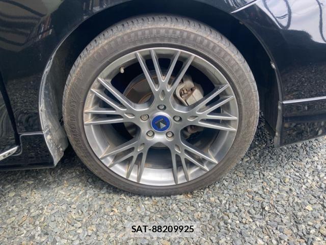 Toyota PRIUS ALPHA 2011-09 6911556-7