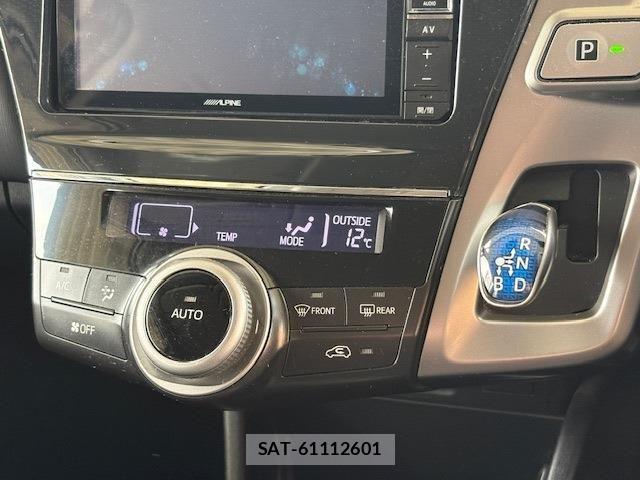 Toyota PRIUS ALPHA 2018-01 6911513-26
