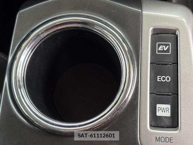 Toyota PRIUS ALPHA 2018-01 6911513-29