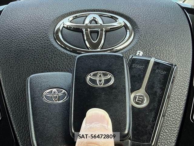Toyota PRIUS ALPHA 2015-04 6911510-22