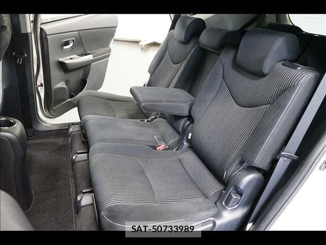 Toyota PRIUS ALPHA 2015-08 6911514-17