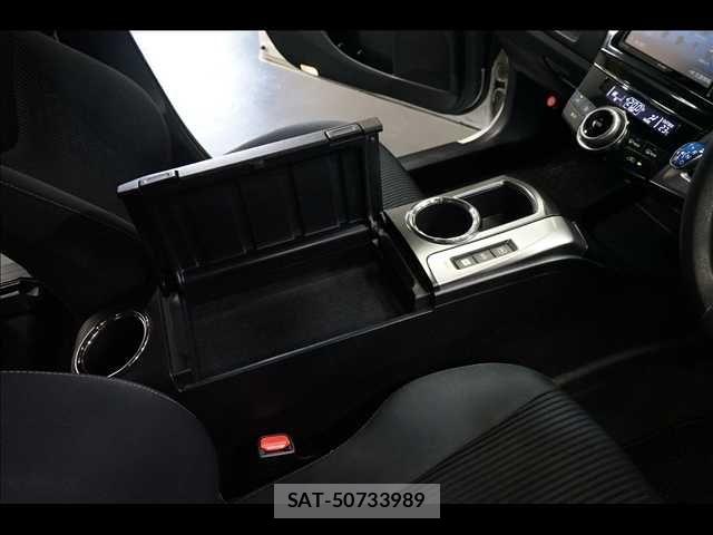 Toyota PRIUS ALPHA 2015-08 6911514-7