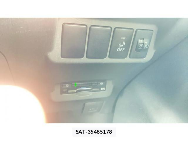Toyota PRIUS ALPHA 2013-06 6911538-10