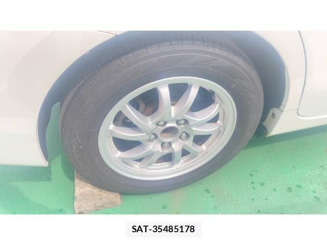 Toyota PRIUS ALPHA 2013-06 6911538-4