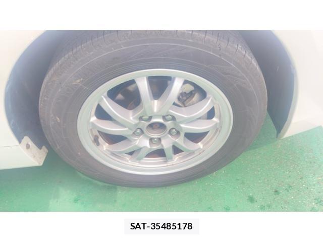 Toyota PRIUS ALPHA 2013-06 6911538-5