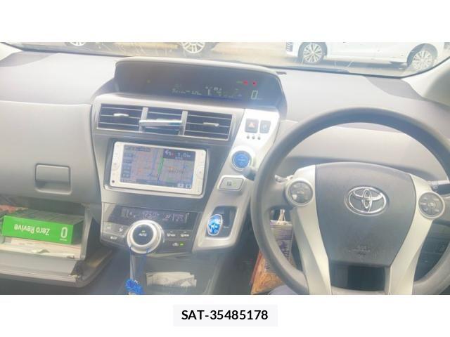 Toyota PRIUS ALPHA 2013-06 6911538-8
