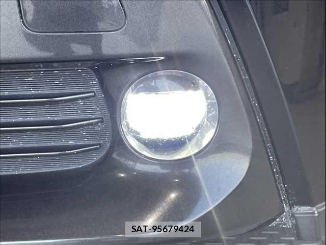 Toyota PRIUS ALPHA 2015-08 6911516-13