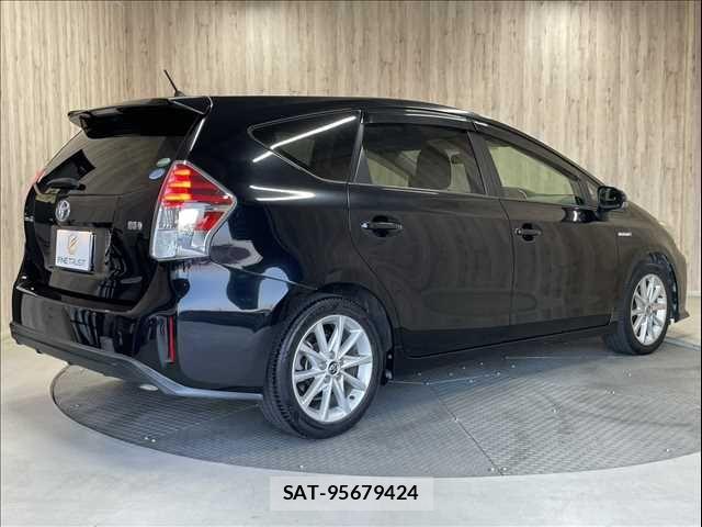 Toyota PRIUS ALPHA 2015-08 6911516-19