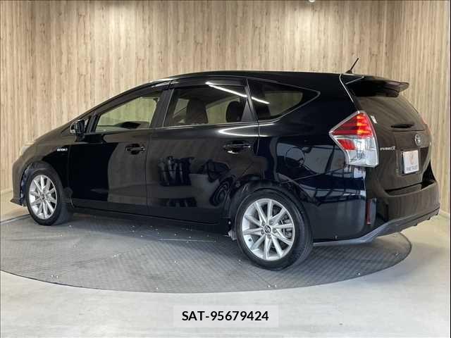 Toyota PRIUS ALPHA 2015-08 6911516-20
