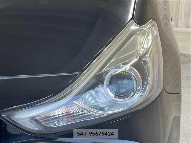 Toyota PRIUS ALPHA 2015-08 6911516-22