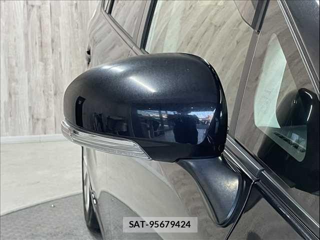 Toyota PRIUS ALPHA 2015-08 6911516-27