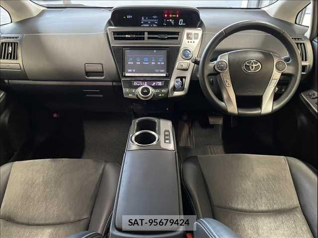 Toyota PRIUS ALPHA 2015-08 6911516-2