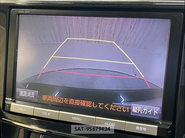 Toyota PRIUS ALPHA 2015-08 6911516-5