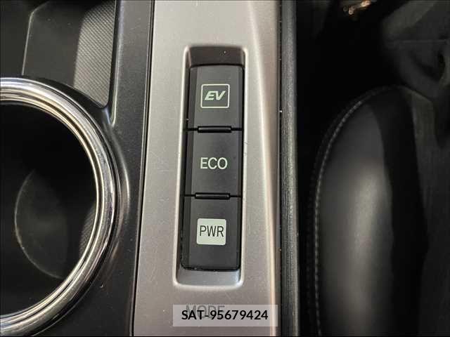 Toyota PRIUS ALPHA 2015-08 6911516-6