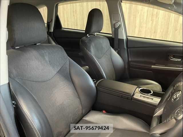 Toyota PRIUS ALPHA 2015-08 6911516-7
