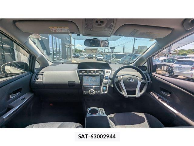 Toyota PRIUS ALPHA 2014-02 6911533-2
