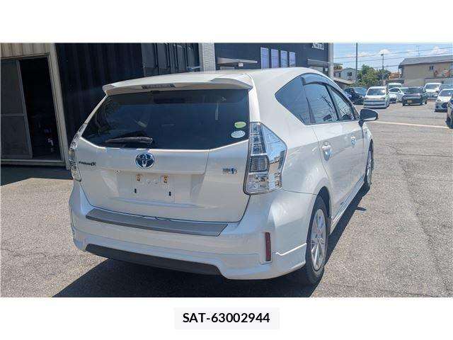 Toyota PRIUS ALPHA 2014-02 6911533-6