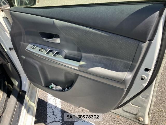 Toyota PRIUS ALPHA 2014-11 6911532-11